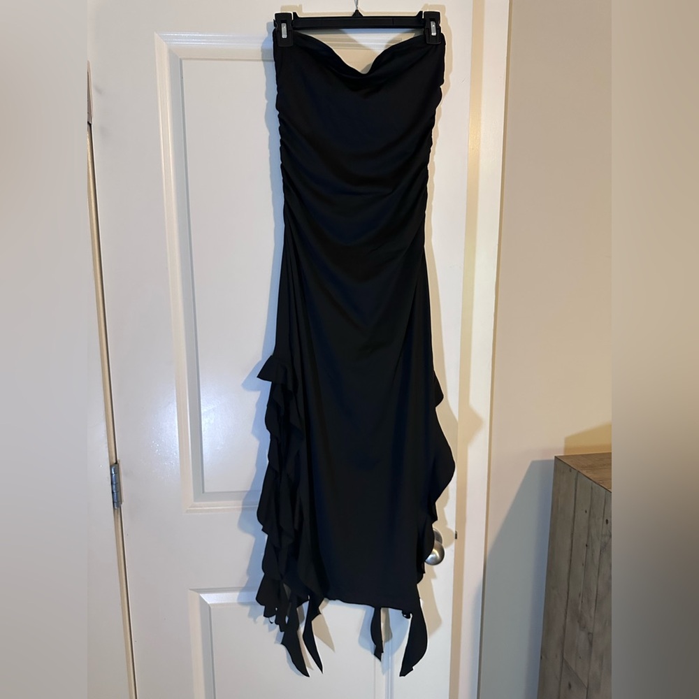 Bodycon Ruffle Dress - Picture 2 of 4